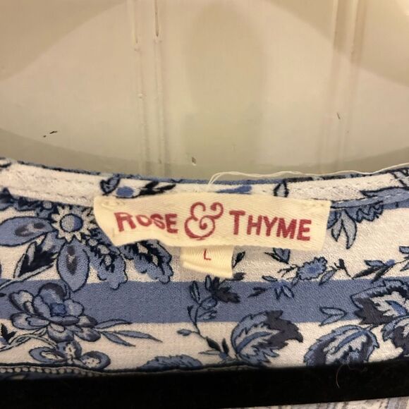 Ruffled V-neck blue and cream blouse - Picture 3 of 4